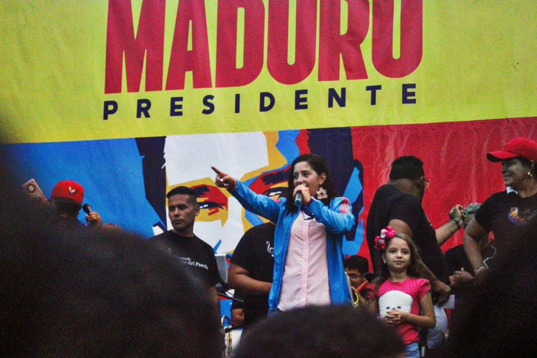 Extraordinaria jornada se realizó en las calles de Aragua apoyando al gallo Pinto <a href="/NicolasMaduro/">Nicolás Maduro</a> la gente de #mariño presente junto <a href="/johanitakenpo/">Joana Sánchez</a> y <a href="/Manueljuventud2/">MANUEL HERNÁNDEZ</a>

#ComunicadoresLegislativos
#AfirmativoYPaLante