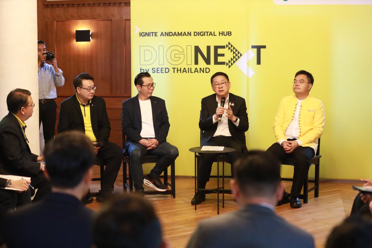Prasertofficial's tweet photo. MDES@PHUKET PT.1
“DigiNext : Andaman Digital Hub”
พูดคุยกับทางนักธุรกิจด้านดิจิทัลหลายๆ ท่านเพื่อเเลกเปลี่ยนการทำงาน ปัญหา เพื่อร่วมมือกันหาวิธีเเก้ไข ให้เศรษฐกิจภายในจังหวัดภูเก็ตของเรา สามารถขับเคลื่อนต่อไปครับ 🏝️🇹🇭🤝🏼✨
#MDES #depa #DigiNext #Phuket #AndamanDigitalHub https://t.co/9YHxlafFSl