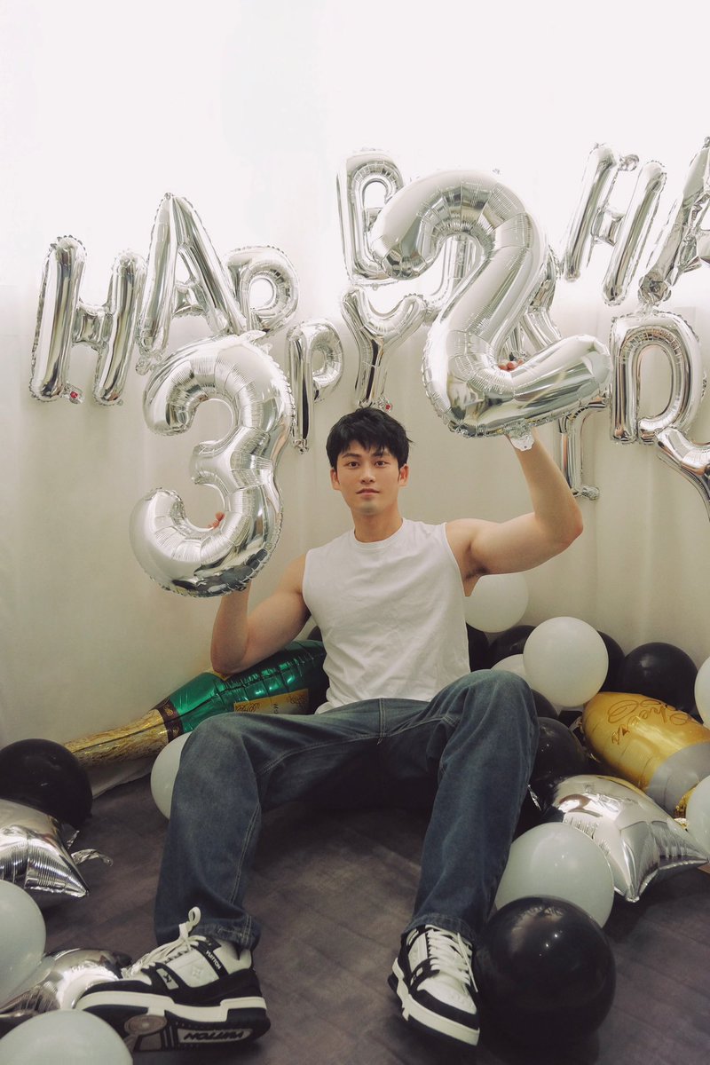MuTouMT's tweet photo. Happy birthday🥳 https://t.co/xoKv3Oipt8