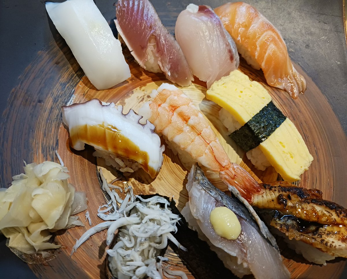 thundersaeki's tweet image. ランチミーティング。