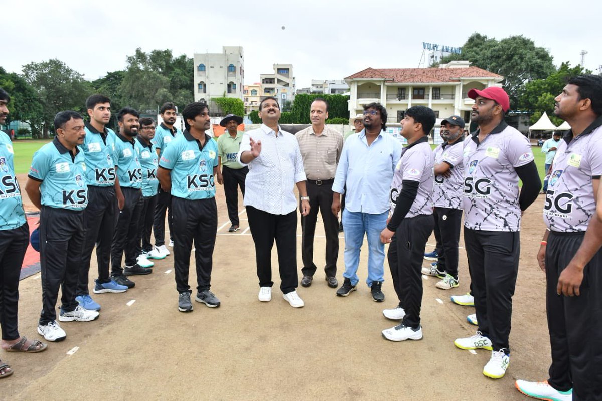 JaganMohanRaoA's tweet photo. Attended the Sports Journalist Premiere League match between N Risers and V6 Velugu at VIJAYANAND Grounds and flipped the coin for the toss! 

#JPL2024 #CricketAction #SportsJournalists https://t.co/zPnqh4hmJW