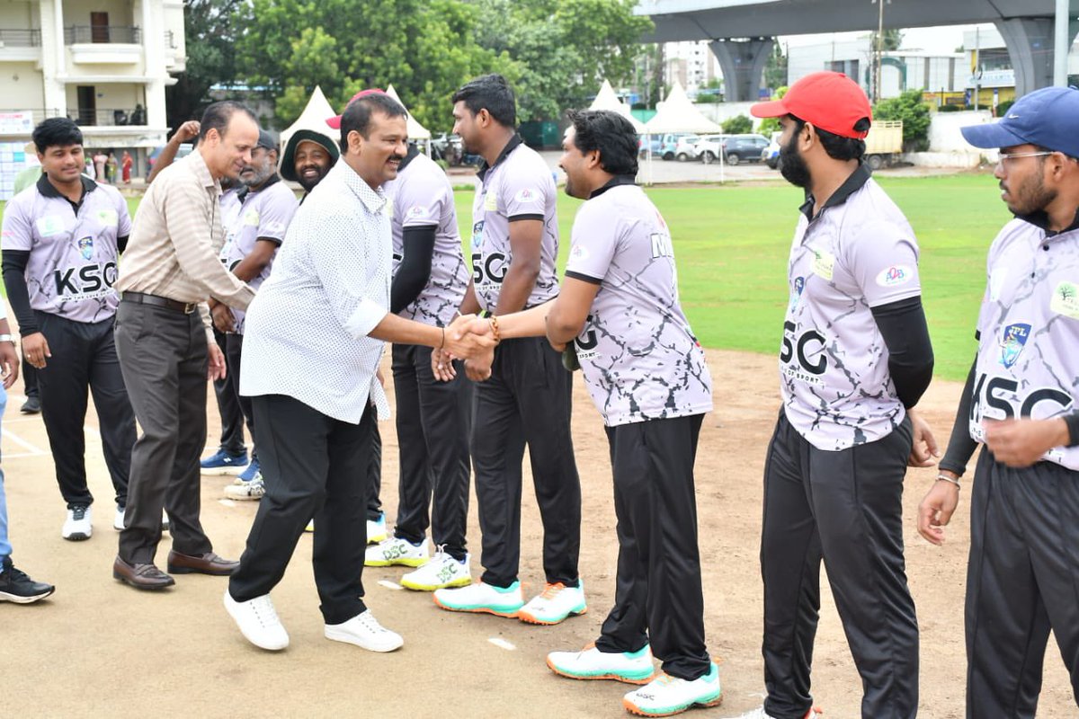 JaganMohanRaoA's tweet photo. Attended the Sports Journalist Premiere League match between N Risers and V6 Velugu at VIJAYANAND Grounds and flipped the coin for the toss! 

#JPL2024 #CricketAction #SportsJournalists https://t.co/zPnqh4hmJW