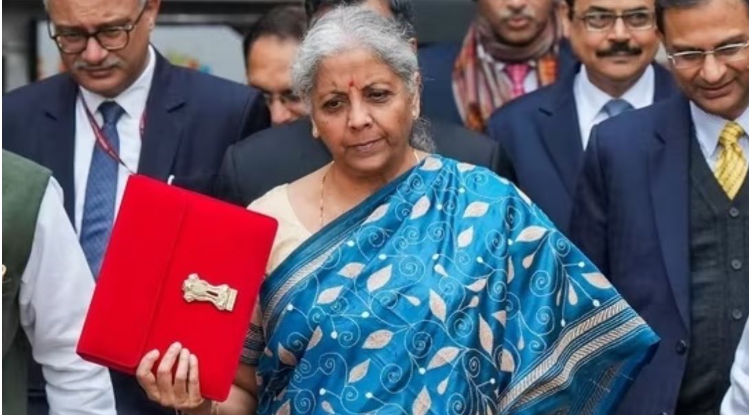 𝗗𝗲𝘀𝗽𝗶𝘁𝗲 𝗰𝗹𝗮𝗶𝗺𝘀 𝘁𝗵𝗮𝘁 𝘁𝗵𝗲 𝗴𝗼𝘃𝗲𝗿𝗻𝗺𝗲𝗻𝘁 𝗵𝗮𝘀 𝗮𝗽𝗽𝗿𝗼𝘃𝗲𝗱 𝗥𝘀 𝟱,𝟵𝟱𝟴 𝗰𝗿𝗼𝗿𝗲 𝗳𝗼𝗿 #𝗟𝗮𝗱𝗮𝗸𝗵, 𝗠𝗮𝗻𝘆 𝗶𝗺𝗽𝗼𝗿𝘁𝗮𝗻𝘁 𝗶𝘀𝘀𝘂𝗲𝘀 𝗿𝗲𝗺𝗮𝗶𝗻 𝘂𝗻𝗮𝗱𝗱𝗿𝗲𝘀𝘀𝗲𝗱.

The #Kargil airstrip is still non-functional, even though air