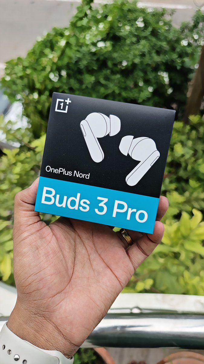 fastoye's tweet image. Kuch bhi kaho....
But #OnePlusBuds3Pro hai Kamaal ka....

Build quality - Dhaasu
Sound quality - Mast

Overall Rating - 3.5/5 

Buy link - amzn.to/4cQizQD