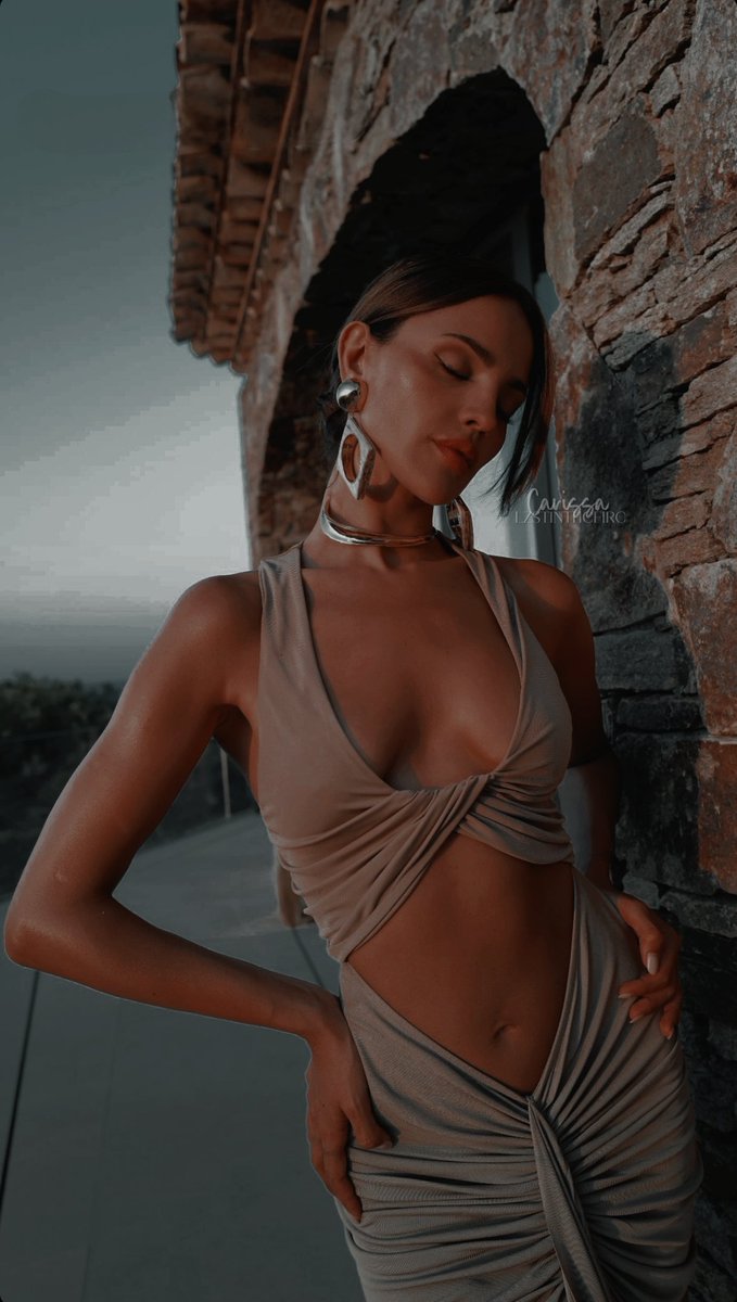 ᅠ
ᅠ 

ᅠ
ㅤㅤㅤㅤ“  you   cried   wolf，  so   i   
ㅤㅤㅤㅤcame   running．  question﹕   
ㅤㅤㅤㅤam       i       the       wolf       or   
ㅤㅤㅤㅤ⸻  ㅤ  the       savior﹖  ”
ㅤㅤㅤㅤ    
ᅠ
ᅠ 

ᅠ