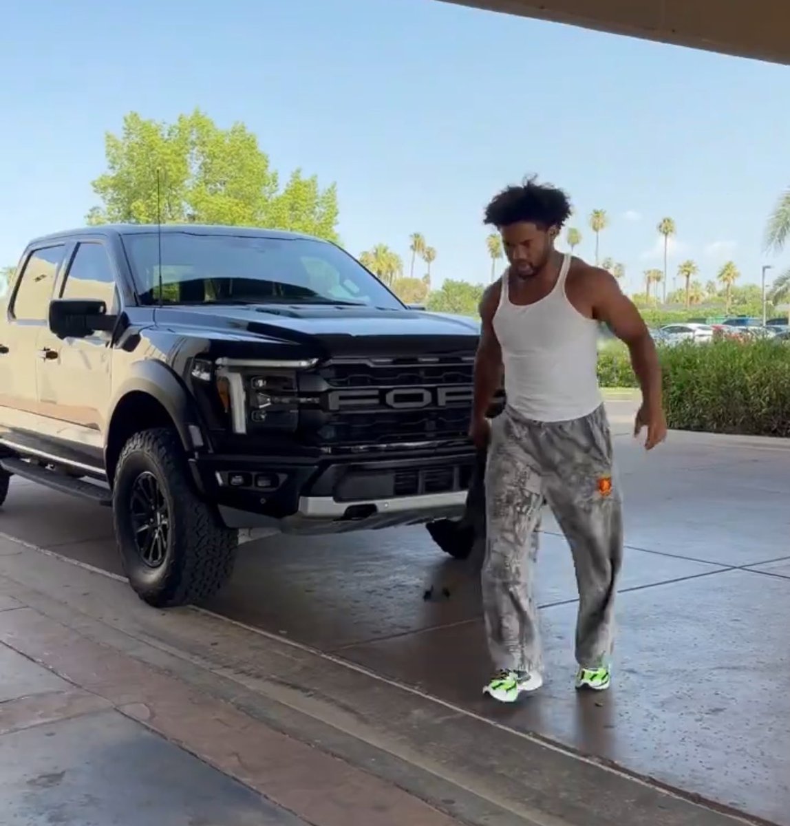 People like to compare Bryce Young to Kyler Murray cause of their size.

I guarantee you the aura levels between the them are on two different universes.