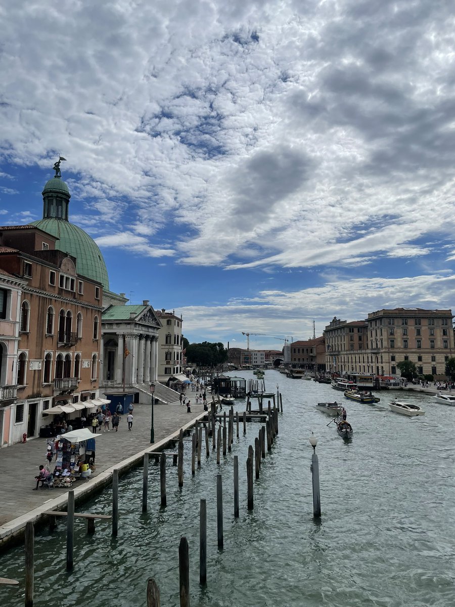 🌤️ «A tutti i mali ci sono due rimedi: il tempo e il silenzio» (Alexandre Dumas,padre). Buona giornata, amici!

#24luglio