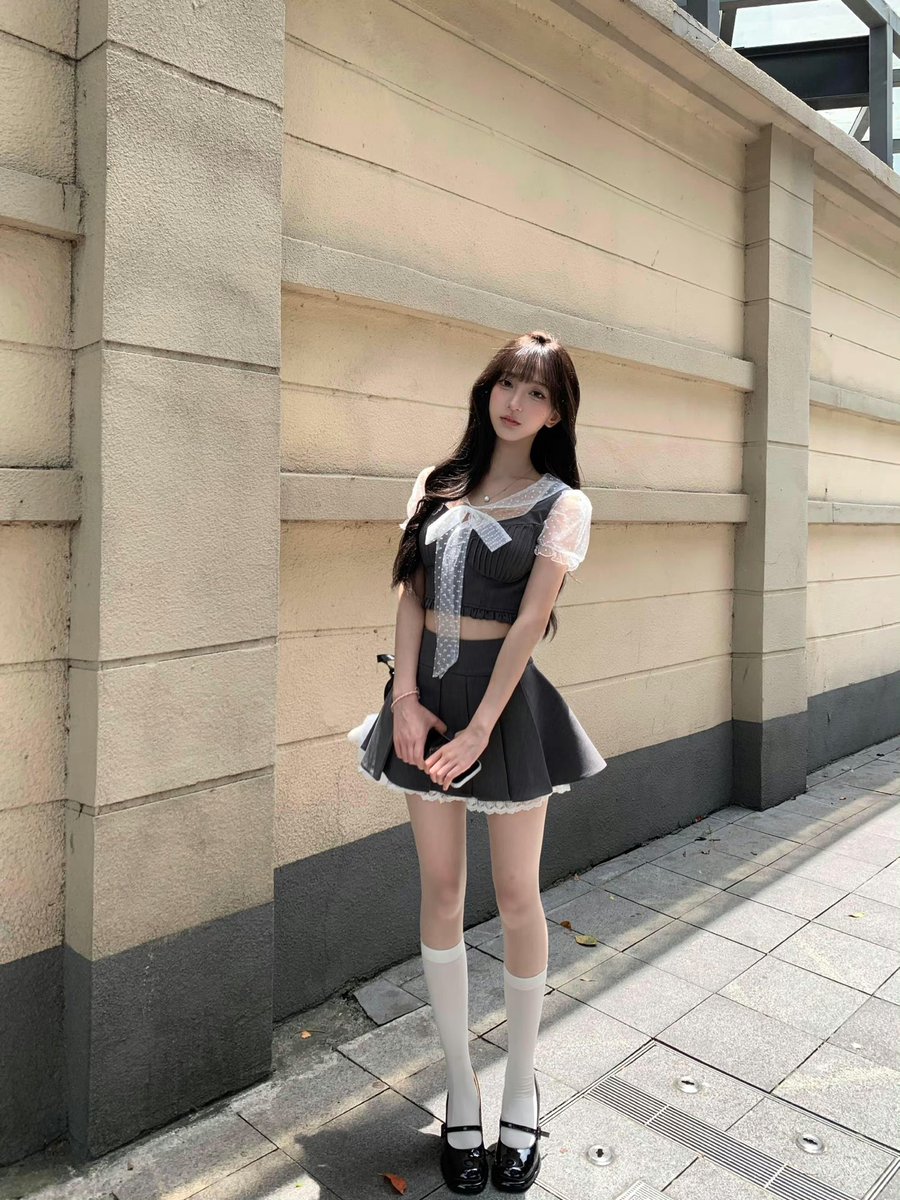 EvvaClub's tweet photo. #宜兴约炮 我喜欢望向远处时 他落在我身上的目光 https://t.co/RQhJfWVgZl