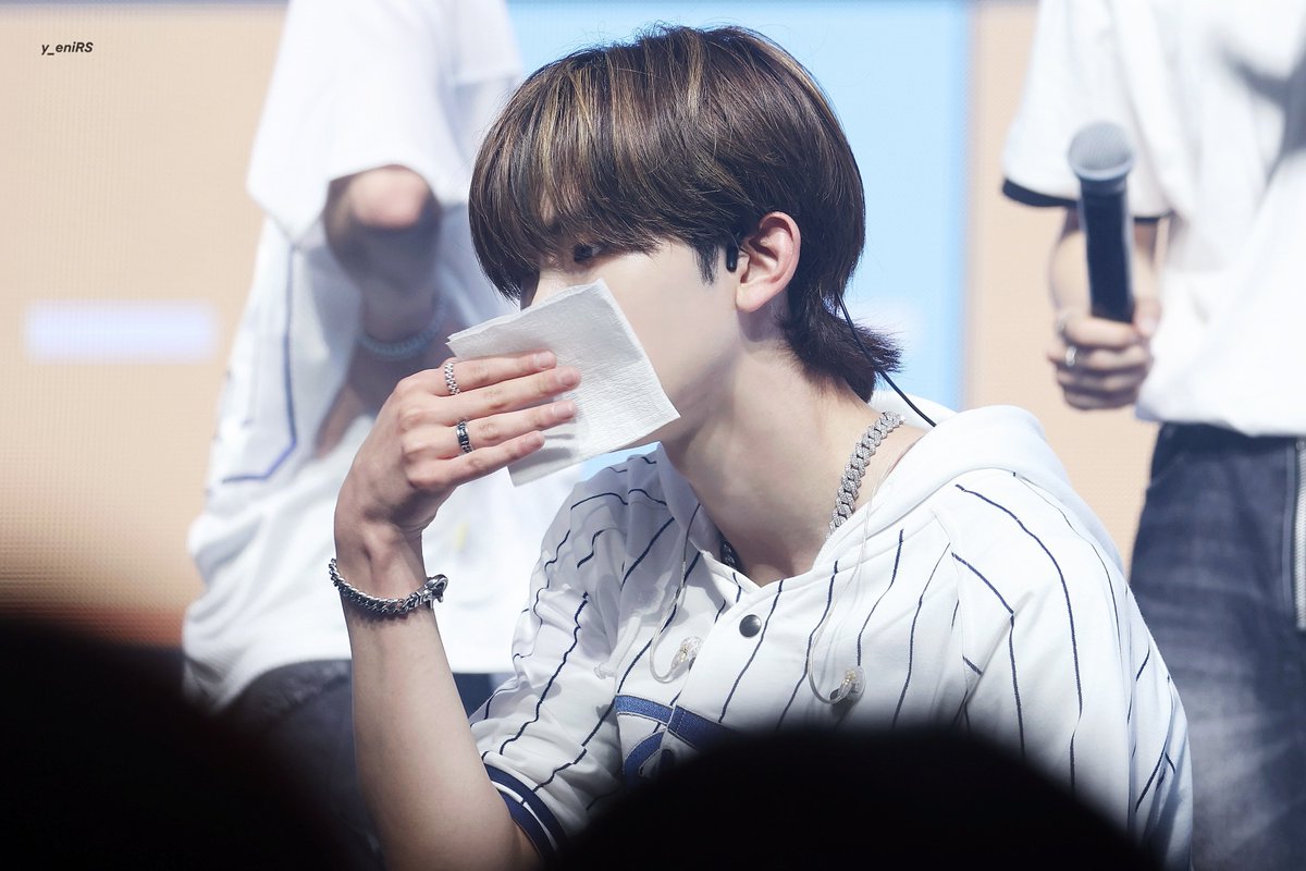 n3ng8I7's tweet photo. 240525
xikers FANMEETING DAY 1 HQ
#xikers #싸이커스 #SEEUN #세은 #박세은 #roadymap https://t.co/GBstu75Ekj