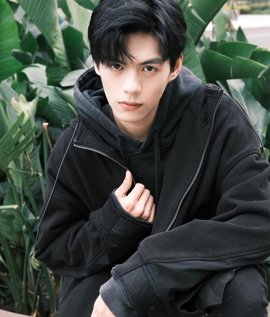 nugupromo's tweet photo. Winnie (former NINE.i, Boys Planet contestant), Min (Under Nineteen &amp; Boys Planet contestant), U.JAY (CHUANG 2021 contestant) and Barcode (actor and singer) are set to debut in APLAN INTERNATIONAL's upcoming boy group!

It is speculated that the group could be called DAYONE. https://t.co/DY91p8CrVp