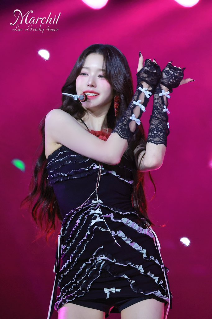 Marchil_wy0831's tweet photo. 20240721 SBS 가요대전 SUMMER

My Rose🔥

#원영 #아이브 #IVE  #장원영 
#ウォニョン #WONYOUNG  
#JANGWONYOUNG #IVE_SWITCH
@IVE_twt https://t.co/V4QIEYSCwu