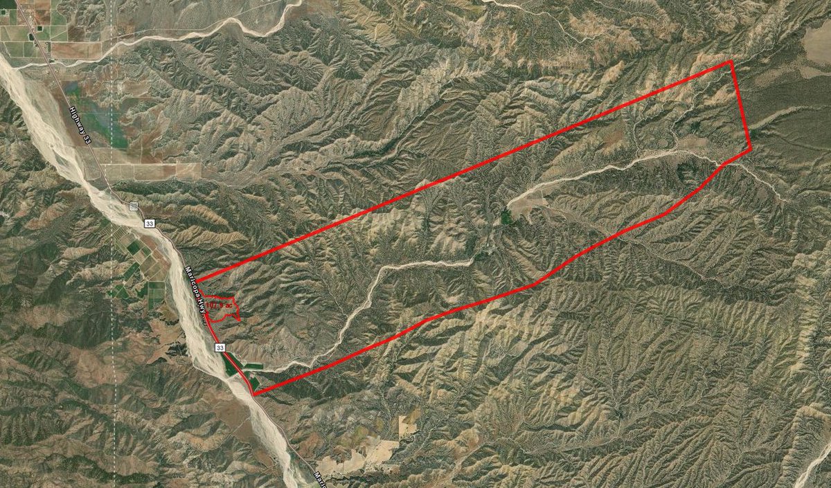 #ApacheFire: The fire is now approximately 250 acres per VCFD. Air Attack 51 states the fire is backing down into Apache Canyon which is now under evacuation orders.

Evacuation map: vcoes.maps.arcgis.com/apps/dashboard…