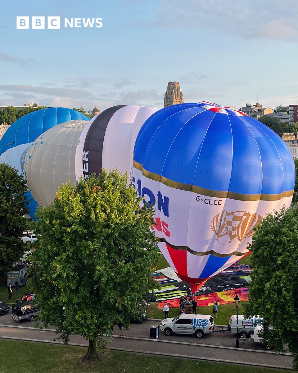 BBCBristol's tweet photo. Eyes to the skies, #Bristol!
Hot air balloons have left College Green and are flying over the city right now.

It's to mark the the 46th Bristol International Balloon Fiesta, which starts on 9 August 🎈 https://t.co/IznCMqqf9M