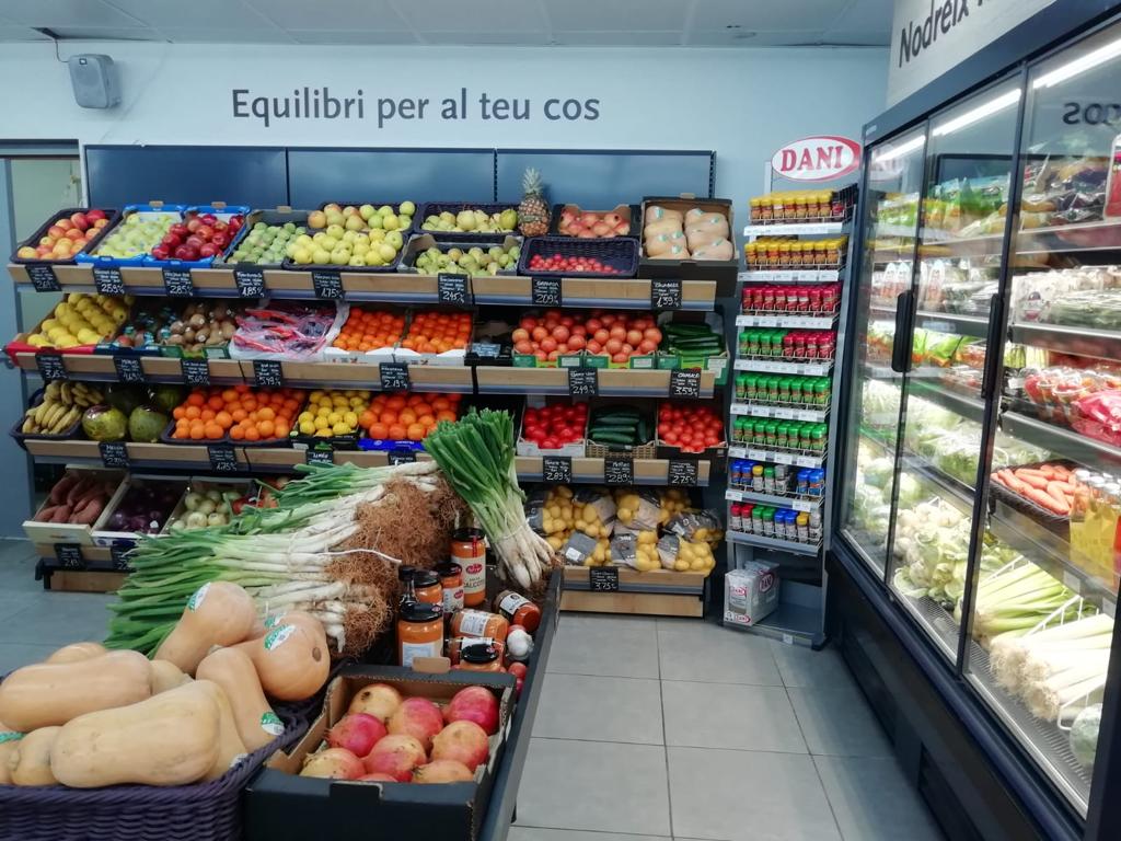 transgourmet_es's tweet photo. En los primeros 6 meses del año, hemos inaugurado nuevos supermercados franquiciados en:
📍8 en Catalunya.
📍6 en Baleares.
📍3 en Castilla-La Mancha.
📍2 en Aragón.
📍2 en Comunidad Valenciana.
📍1 en Andalucía.
#Suma #Proxim y #Spar
¡Nuestras franquicias en expansión! 🔝🔝 https://t.co/hUnprIhKQC
