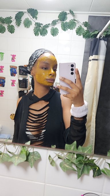 Goodmorning findom, I always start my day with an act of self care. You should to, show your care and