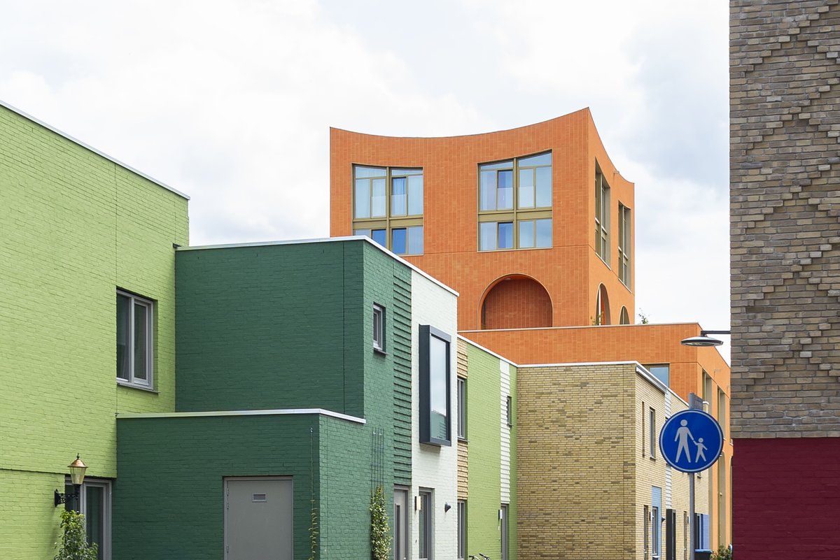 MorgoAluminium's tweet photo. #Muurafdekker #Waaggebouw #WoenselWest #Zetwerk #Radius #Dakkap #Dakrand #Dak #Roof #Aluminium  #Gevelafwerking #Muurafdekkap #Montage #Morgo #MorgoAluminium #cladding #architecture #construction #design #facade #architect Arch.:  NEXT architects Foto's : Loes van Duijvendijk https://t.co/AHqPUo8P70
