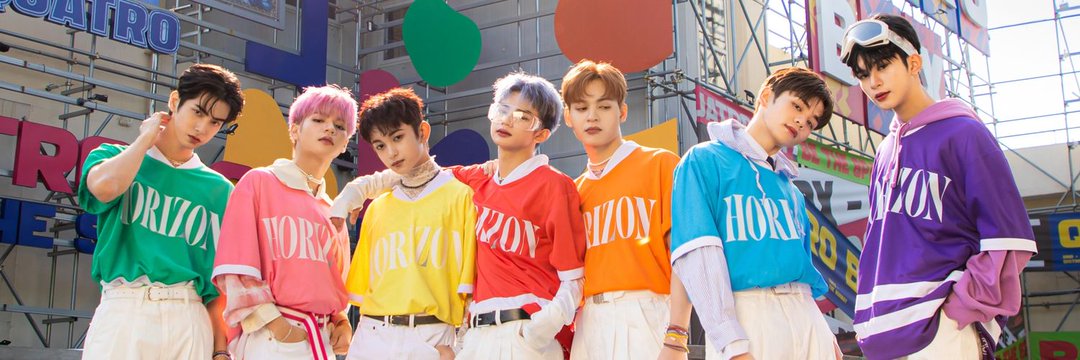 reyster4ever's tweet photo. May ganto naman sila outfit bat di nila ginagamit during guesting nila pede nga rin isama sa merch yan for sure mabili yan

A YEAR WITH HORI7ON 
 
#HORI7ON1stAnniversary
#HORI7ON #호라이즌 #REYSTER #레이스터 @HORI7ONofficial https://t.co/kDBl6gMMzL