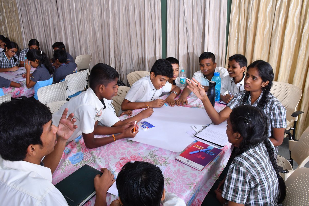 UNODC_ROSA's tweet photo. Building on peer-to-peer influence, these young #RiseUp4Peace champions engaged in group activities, brainstorming creative advocacy ideas &amp; tech/social interventions on a range of themes, including cyber safety, anti-bullying, anti-corruption, mental health &amp; gender equality. https://t.co/4C4g1qjcQ8