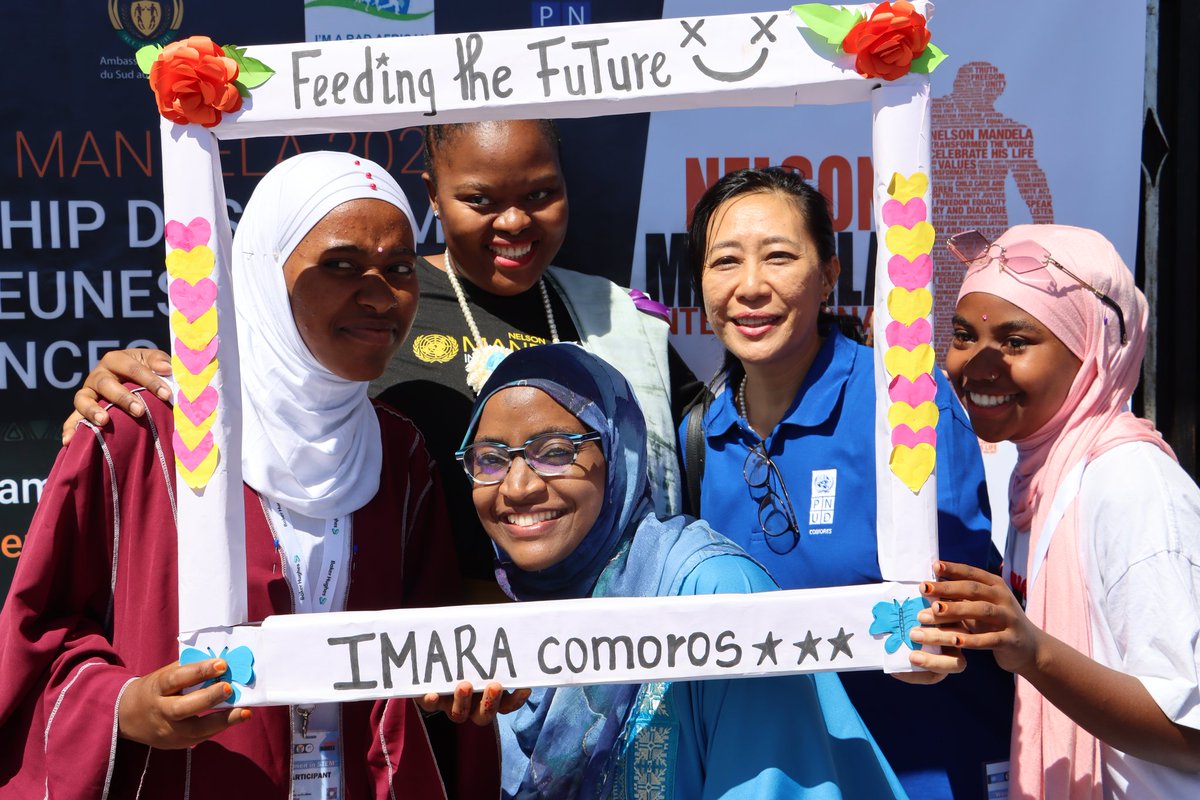 MBAEImadoudine1's tweet photo. Honored to celebrate #MandelaDay with Mm @VeraHakim1, Deputy Resident Rep. of @PNUD_Comores, and Mm. Nichola Sabelo, Secretary of Affairs at the South African Embassy. I am grateful to @imara_comoros for organizing this impactful event.
#WeSTEM #Equality #education @KekeHaina https://t.co/EtQAwzGhyf