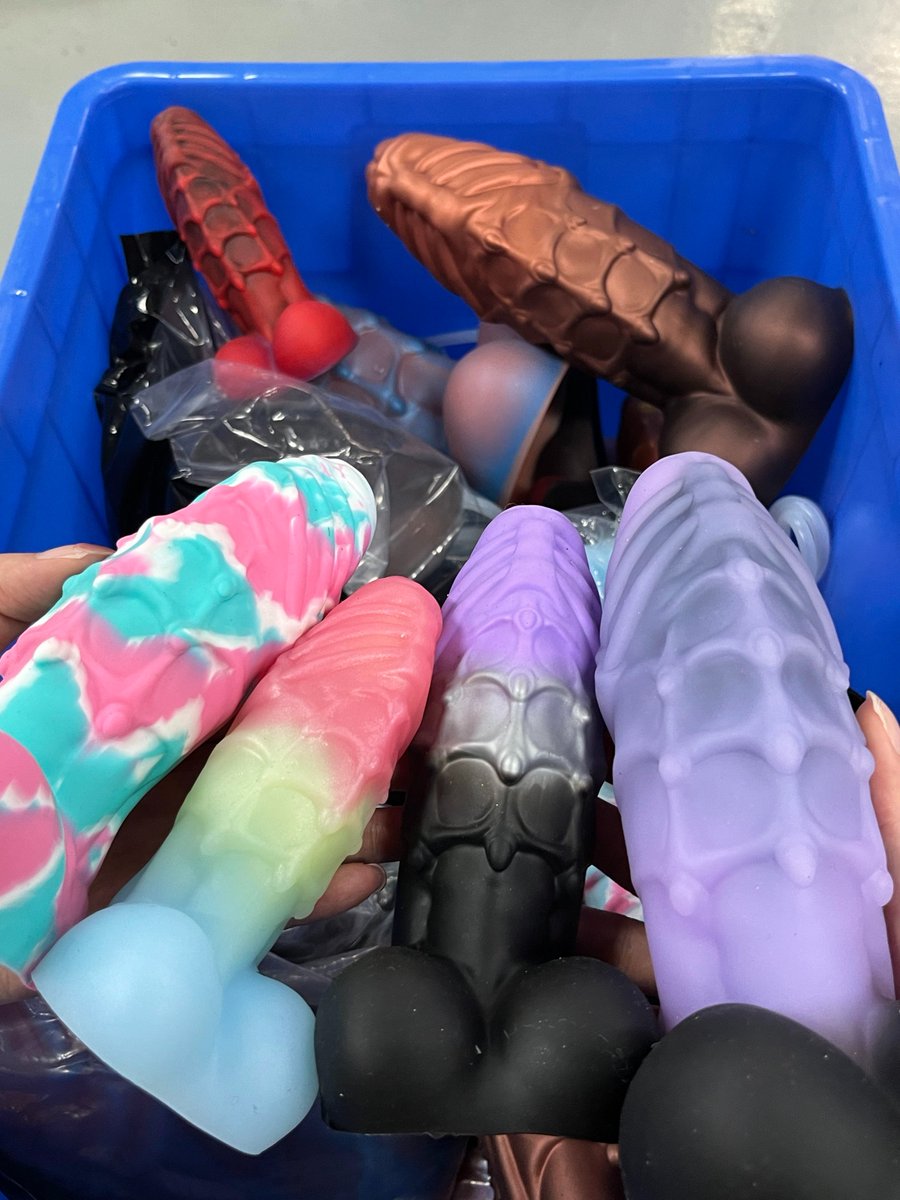 SWISOK1's tweet image. Hi guys, I'm getting ready to take the Morgons on a shoot, which color do you like?🤔

#SWISOK