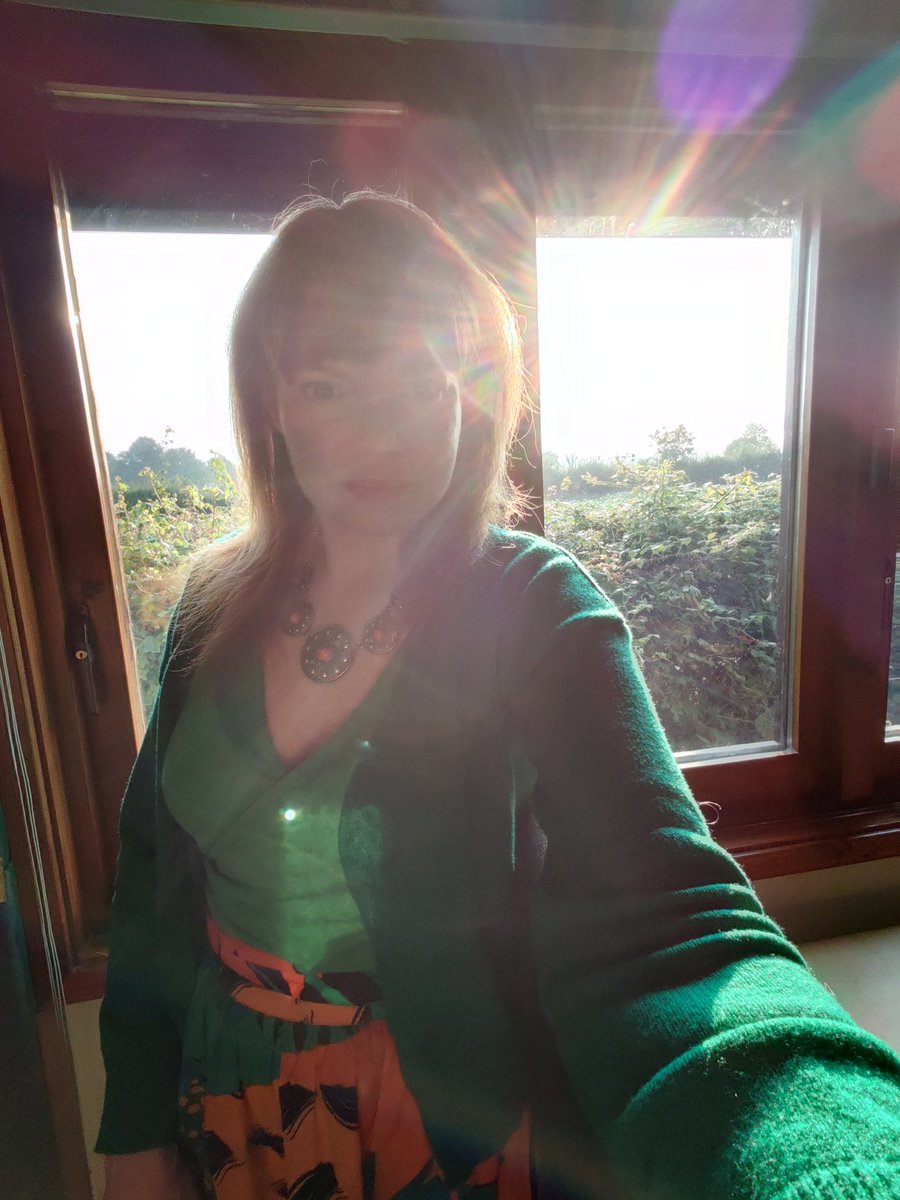 School's out! And so is the sunshine! 🏫☀️
Join me for Breakfast on @v2radiosussex
Listen online (v2radio.co.uk) on DAB or ask your smart speaker to play V2 Radio.