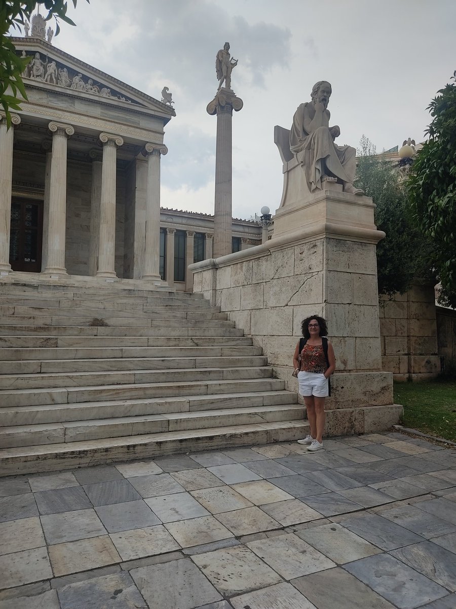 ruth_gumi's tweet image. No m&apos;estranya que estudiés #clàssiques.
Atenes és, sens dubte, el bressol del món occidental i l&apos;Acròpoli - malgrat estar a vessar de turistes - sempre impressiona i emociona!! 🥰🌺
Compartir tot aquest llegat a la meva filla és meravellós.

#Atenesestiu2024
#ilovegreece🇬🇷