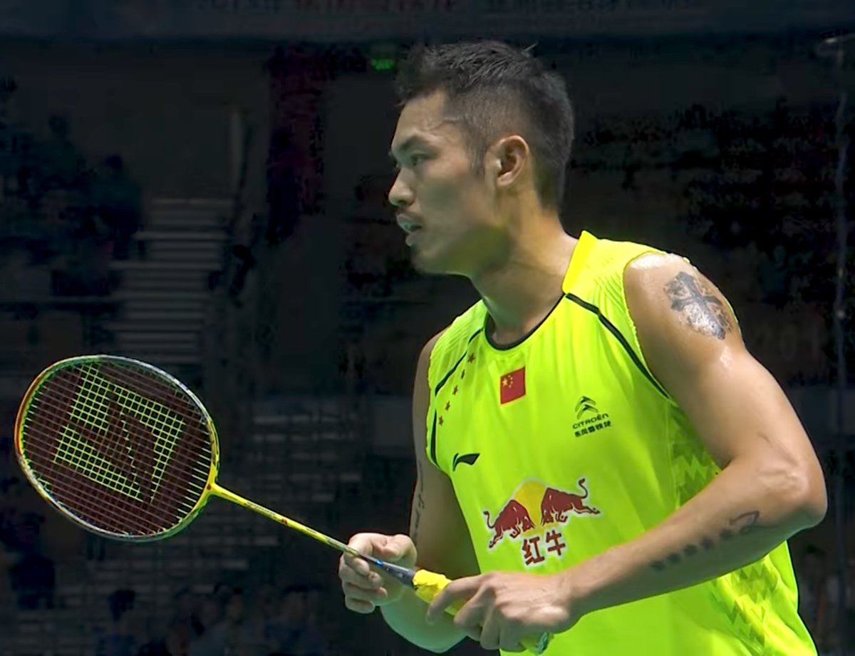 K3901Y's tweet image. 昨夜YouTubeで見てた試合、LinDanも面白いステンシルの塗り方するよな😅
彼の張り方は #BG80 #32lbs で普通にLDのくり抜かれた部分を塗った後、わざわざ四角で囲って外側を塗り潰してる😲

一流選手って打球感を第一に考えて【ステンシルインクはなるべく濃くは塗らない】って聞くのにベッチョリやん🤣