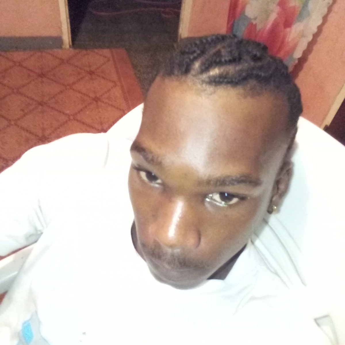 TubeUpdates133's tweet image. Girl bestie?