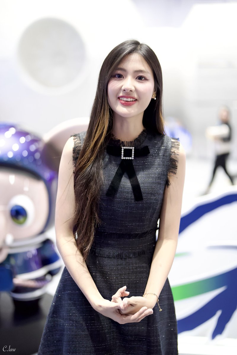 C_law__'s tweet photo. เธอน่ารักสวยเกินกว่าใคร~✨🖤 (6) 

#gygeenutkul 
#อว #อวแฟร์ #อวFair
#Futurethailand https://t.co/ZWzQLtDGmQ