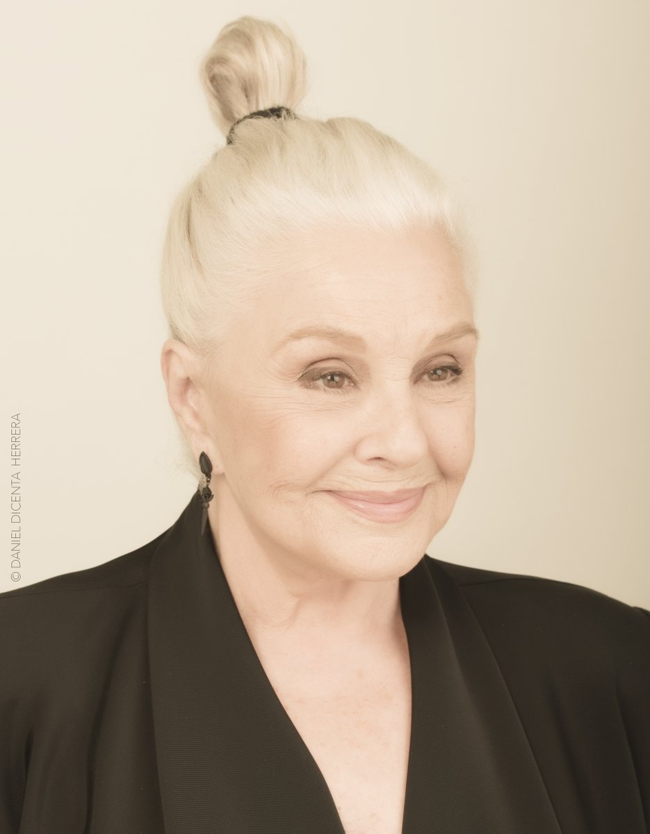 🏆 Esta noche entregaremos el Premio Lorenzo Luzuriaga a la actriz Lola Herrera.

📚 El jurado reconoce su compromiso social con la cultura y la representación de la mujer.

#Almagro47