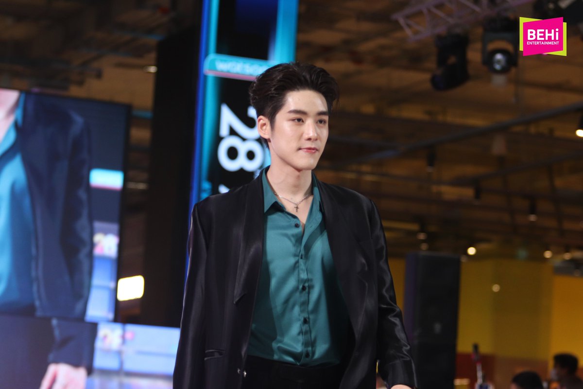 BeHi_ENT's tweet photo. “เล้ง ธนพล” ร่วมเดินแบบในงานครบรอบ 28 ปีวัตสัน พร้อมมอบความสุขให้กับทุกคน! 

Watsons x Leng 
#Watsons28thanniversary 
#LengThanaphon 
#watsonsth #watsons 
#Watsons28thAnniversary https://t.co/alaQMuUJPk