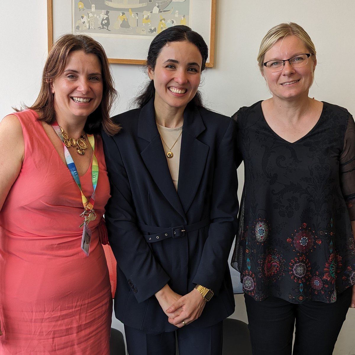 Pharmacy_UCC's tweet photo. 🌟Congrats Dr @rasha__alshaikh on your stellar thesis defense! 
Your work on #siponimod for #RetinalNeovascularization &amp; #DrugDelivery will greatly improve #MacularDegenerationTreatment. Fewer injections, better outcomes for #DiabeticRetinopathy. W/ @ChristianWaeber &amp; Katie Ryan https://t.co/zfHiED0hIl