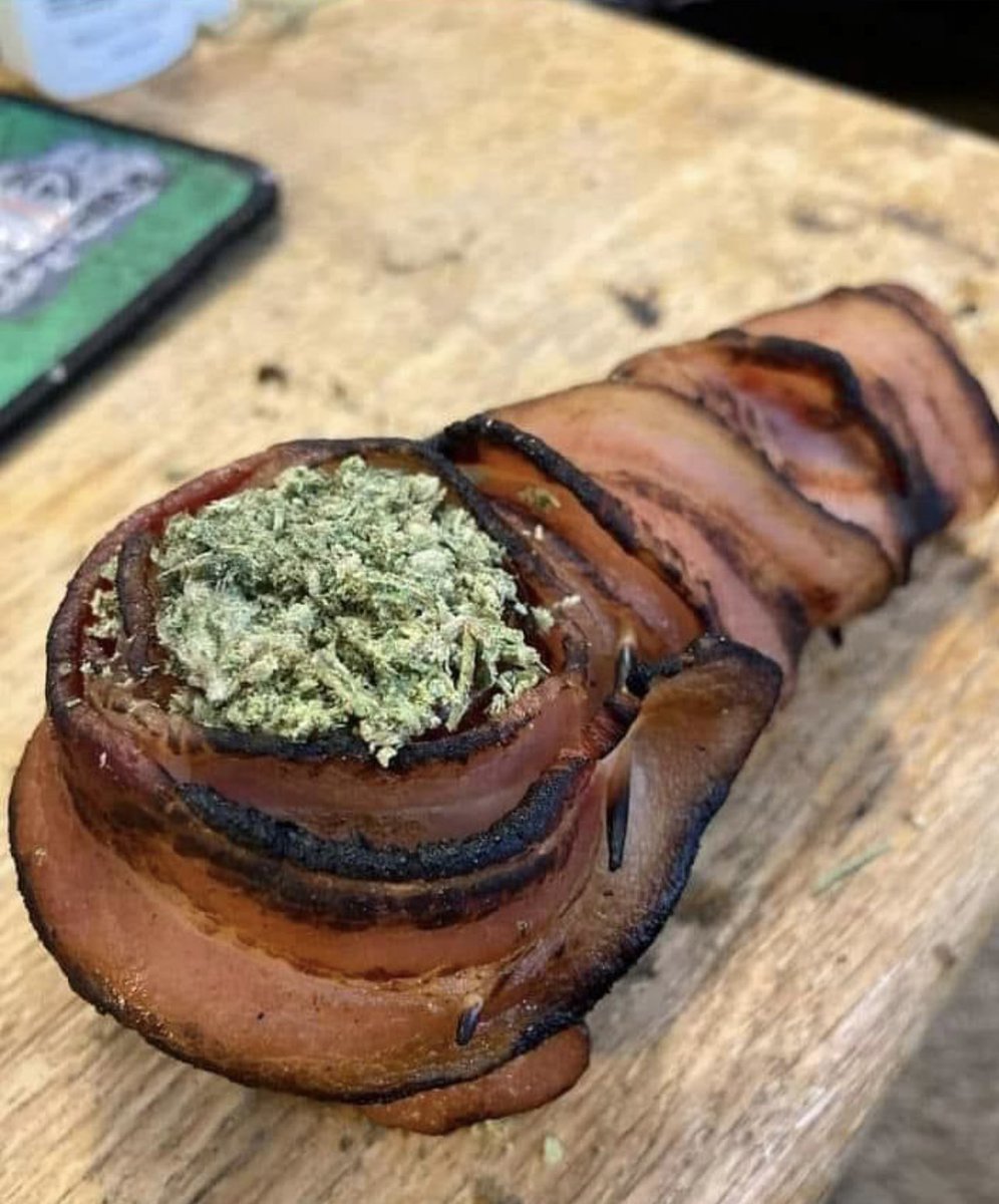 HighAngel's tweet photo. I made you breakfast 🥓 https://t.co/W9HP8XlWKS