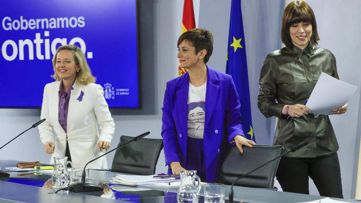 🌟Ayer, el Congreso aprobó definitivamente la Ley de Paridad.La Ley de Paridad obliga a que al menos el 40% de los puestos en los órganos de poder de grandes empresas y en la Administración General del Estado sean ocupados por mujeres.

#LeyDeParidad