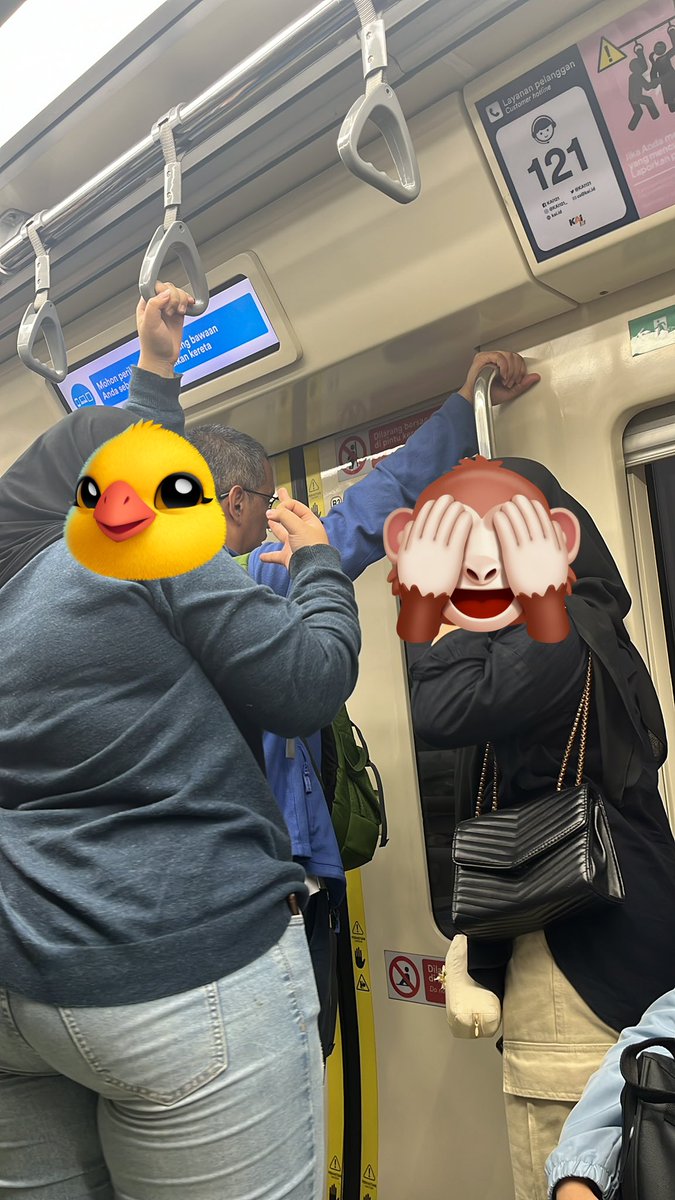 thre3nagers's tweet photo. mff yh akk duduk🥺🥺🥺👉👈 https://t.co/v8AcSr3CHy