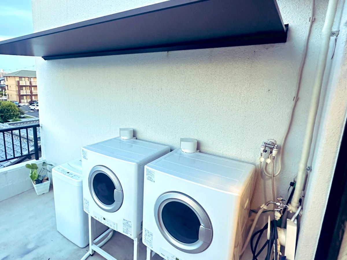 tama12180's tweet photo. これ内緒なんですが。生活のQOLが爆上がりするので今すぐ乾太くんを買ってください。これを使い始めてしまったらドラム式洗濯機なんて正直ザコです。1/3の乾燥時間でカラッと乾きます。神です。 https://t.co/0aISc2LDj2