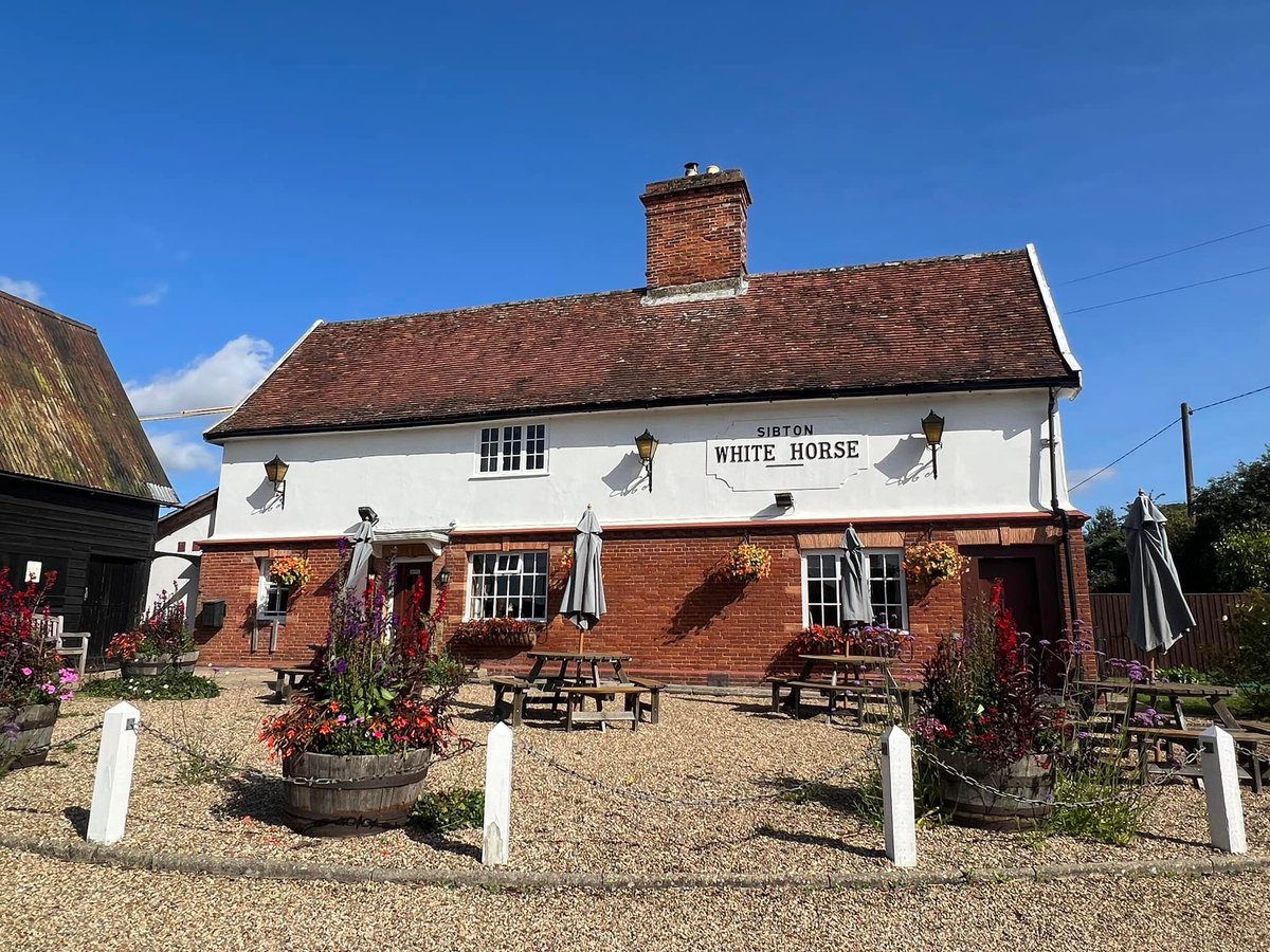 TheBBDirectory's tweet photo. 🌟 Experience Comfort &amp; Charm at The Sibton White Horse Inn! 🌟
The Sibton White Horse Inn offers wonderful accommodation, perfect for exploring the Suffolk heritage coast.
https://t.co/tIYtAwmysp
#SuffolkHeritageCoast #Accommodation #Pub #DeliciousDining #ExploreSuffolk @SWHInn https://t.co/gqN4caDDn6