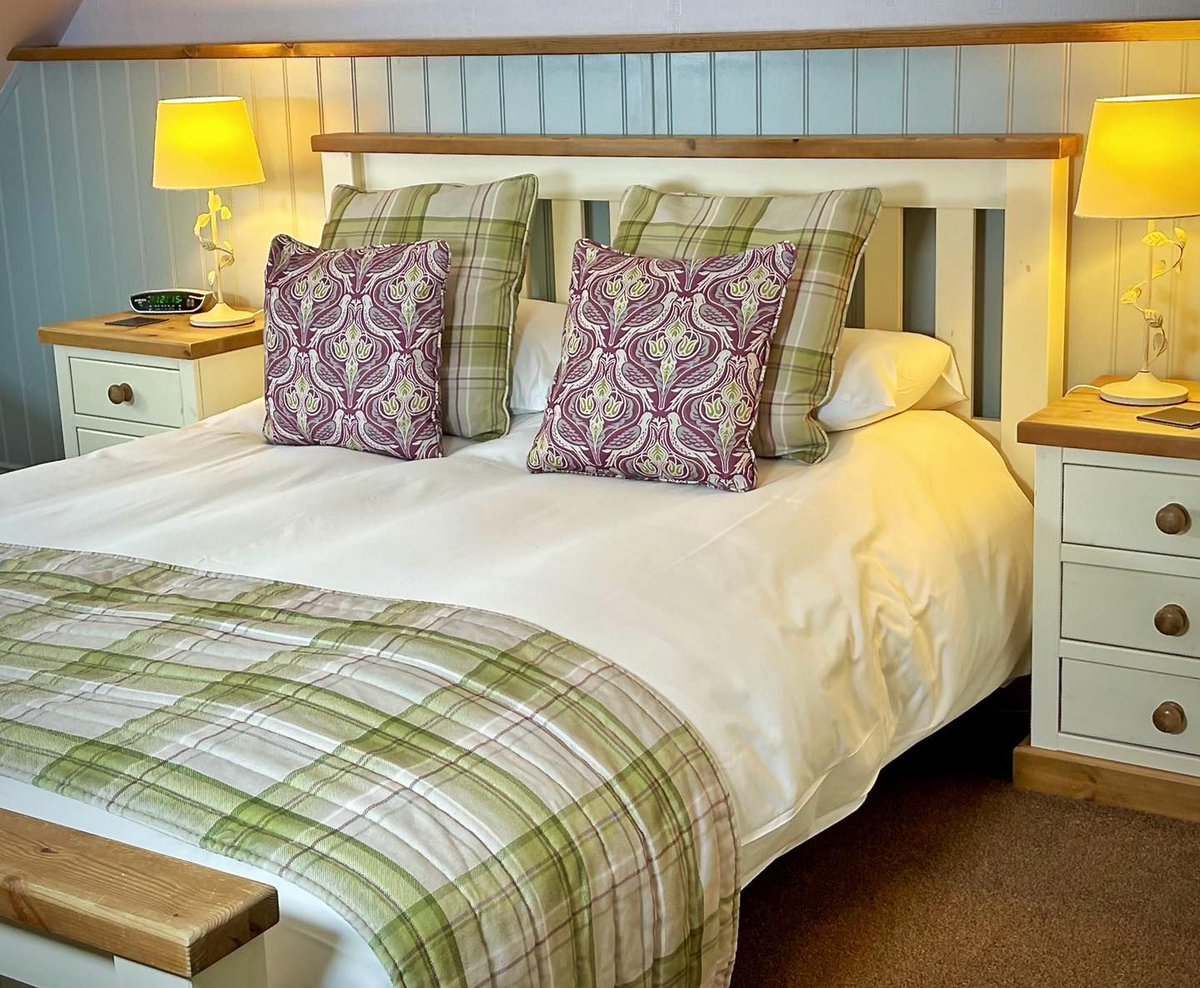 TheBBDirectory's tweet photo. 🌟 Experience Comfort &amp; Charm at The Sibton White Horse Inn! 🌟
The Sibton White Horse Inn offers wonderful accommodation, perfect for exploring the Suffolk heritage coast.
https://t.co/tIYtAwmysp
#SuffolkHeritageCoast #Accommodation #Pub #DeliciousDining #ExploreSuffolk @SWHInn https://t.co/gqN4caDDn6
