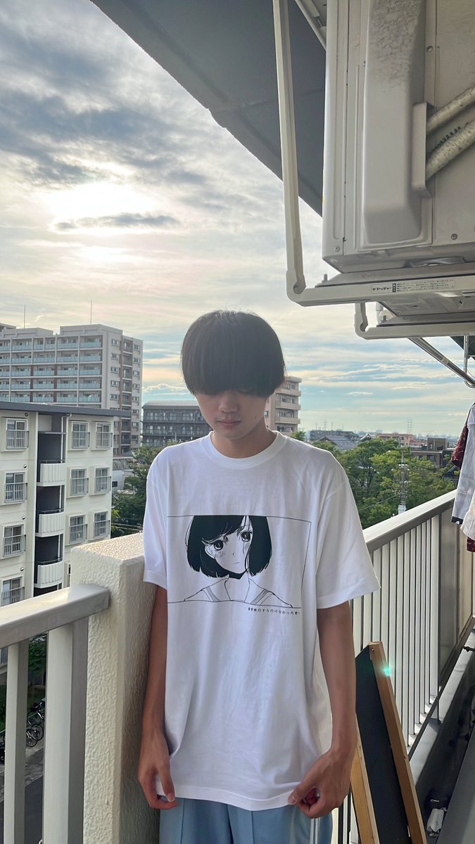 okaeri_band__'s tweet photo. 【 物販情報 】

明日のライブより、販売開始。

この夏、一緒に過ごそ

〜𝐓-𝐬𝐡𝐢𝐫𝐭 𝐗𝐋  ¥ 𝟑𝟎𝟎𝟎 〜
修学旅行すら行けなかった君へ

𝐃𝐞𝐬𝐢𝐠𝐧 . 𝐭𝐡𝐱 ( @ayic0 ) https://t.co/Rr0cdi8swB