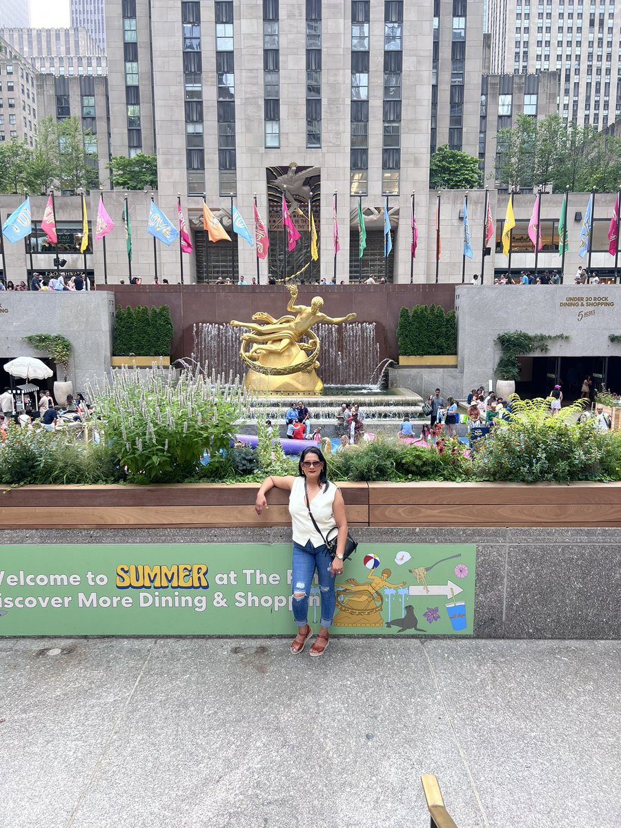 SharleneDeoki's tweet photo. Rockefeller Centre Summer vibes! @ParticipateLrng #UnitingourWorld #SummerChallenge https://t.co/u4LdwhC2lU