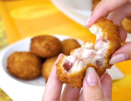 Encuestando's tweet photo. 📊 Las MEJORES CROQUETAS son las de...

🔄 BACALAO
❤️ JAMÓN https://t.co/ypXweOre3Z