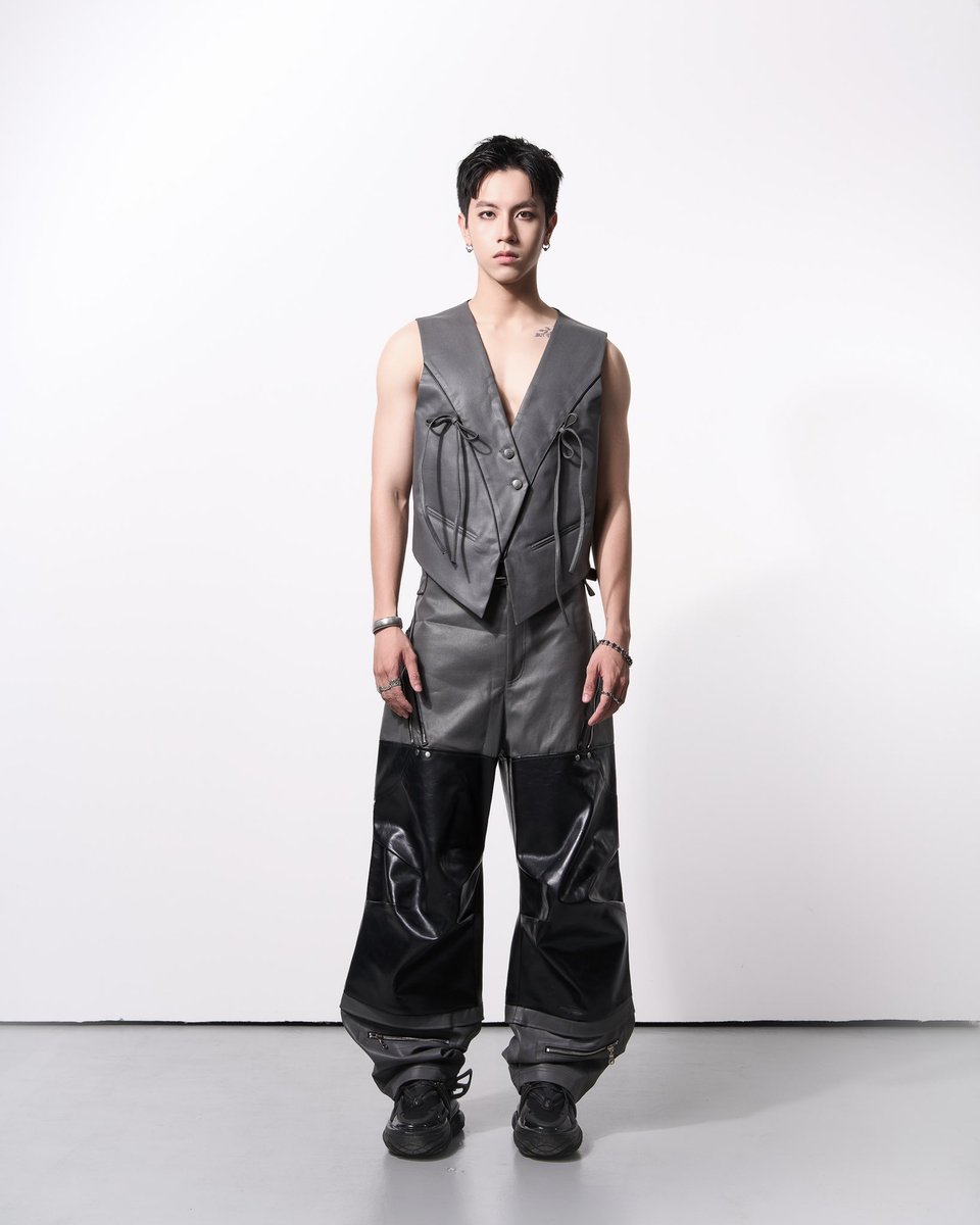 heyditower's tweet photo. HEYDI No.8 _ for Men 🖤

___________________________
HEYDI TOWER ➿
• SHIPPING WORLDWIDE 🌏
• Instagram: https://t.co/arUNgLdLzA
• Facebook: https://t.co/H8VN0O4fCI
• Email: heyditower@gmail.com
• Hotline: (+84) 941 506 906 https://t.co/5fGa0jaSp8