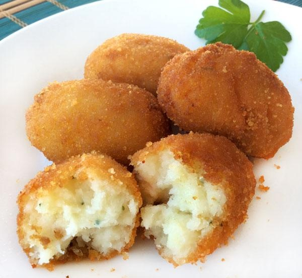 Encuestando's tweet photo. 📊 Las MEJORES CROQUETAS son las de...

🔄 BACALAO
❤️ JAMÓN https://t.co/ypXweOre3Z