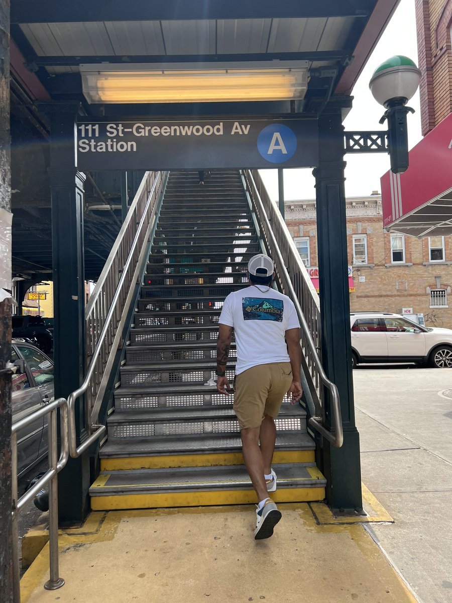 SharleneDeoki's tweet photo. Manhattan bound on the subway!  @ParticipateLrng #UnitingOurWorld #Summerchallenge https://t.co/VqyEl1BDaU