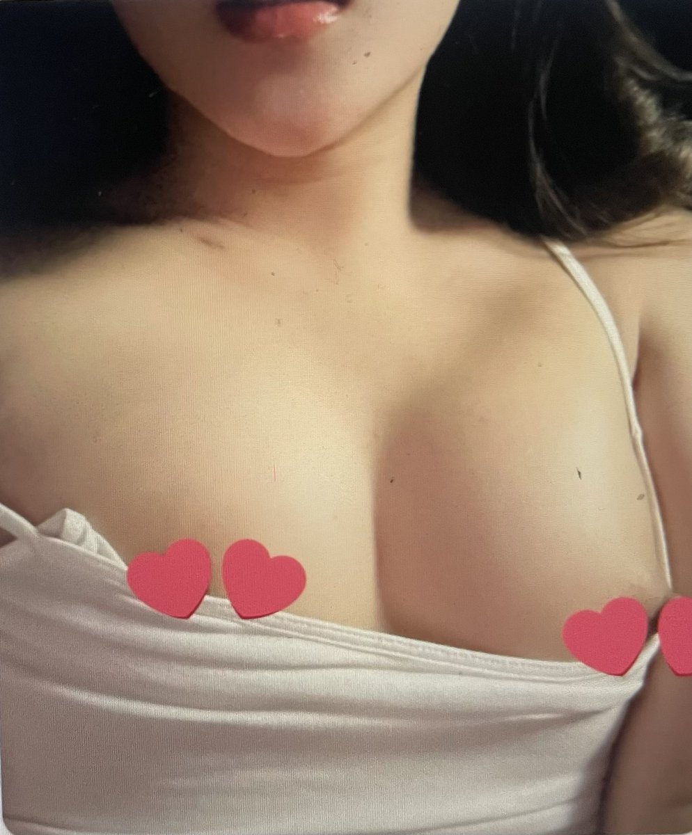 xioxio1287533's tweet photo. 今晚有人约吗？ https://t.co/3DtIB20PUk
