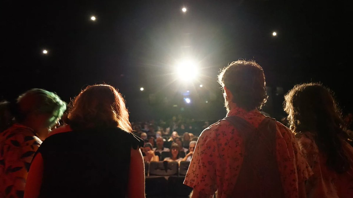 🎬 No te pierdas la crónica del gran estreno del videojuego "RedDrop" y el cortometraje "Peceidas" en <a href="/PhenomenaExp/">Phenomena Experience</a>.

➡️ Enhorabuena a nuestrxs estudiantes por sus proyectos, al cuerpo docente que lidera <a href="/MrCarretero/">David Carretero</a> y a DJP Music School.

🔗 Haz clic: bit.ly/4cTHRwv.