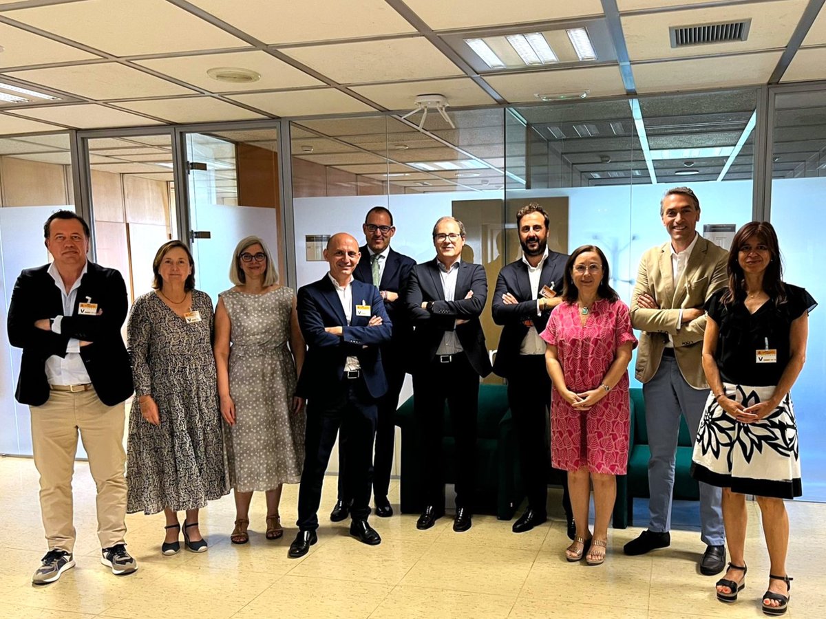 Celebrada la primera reunión de la Comisión CAE, compuesta por A3E, ANESE y AMI, en la sede del <a href="/mitecogob/">Transición Ecológica y Reto Demográfico</a>.
Las 3 organizaciones trabajarán para ayudar al desarrollo, implantación y divulgación de los CAE en España.

Más información: amiasociacion.es/news.php?id=312