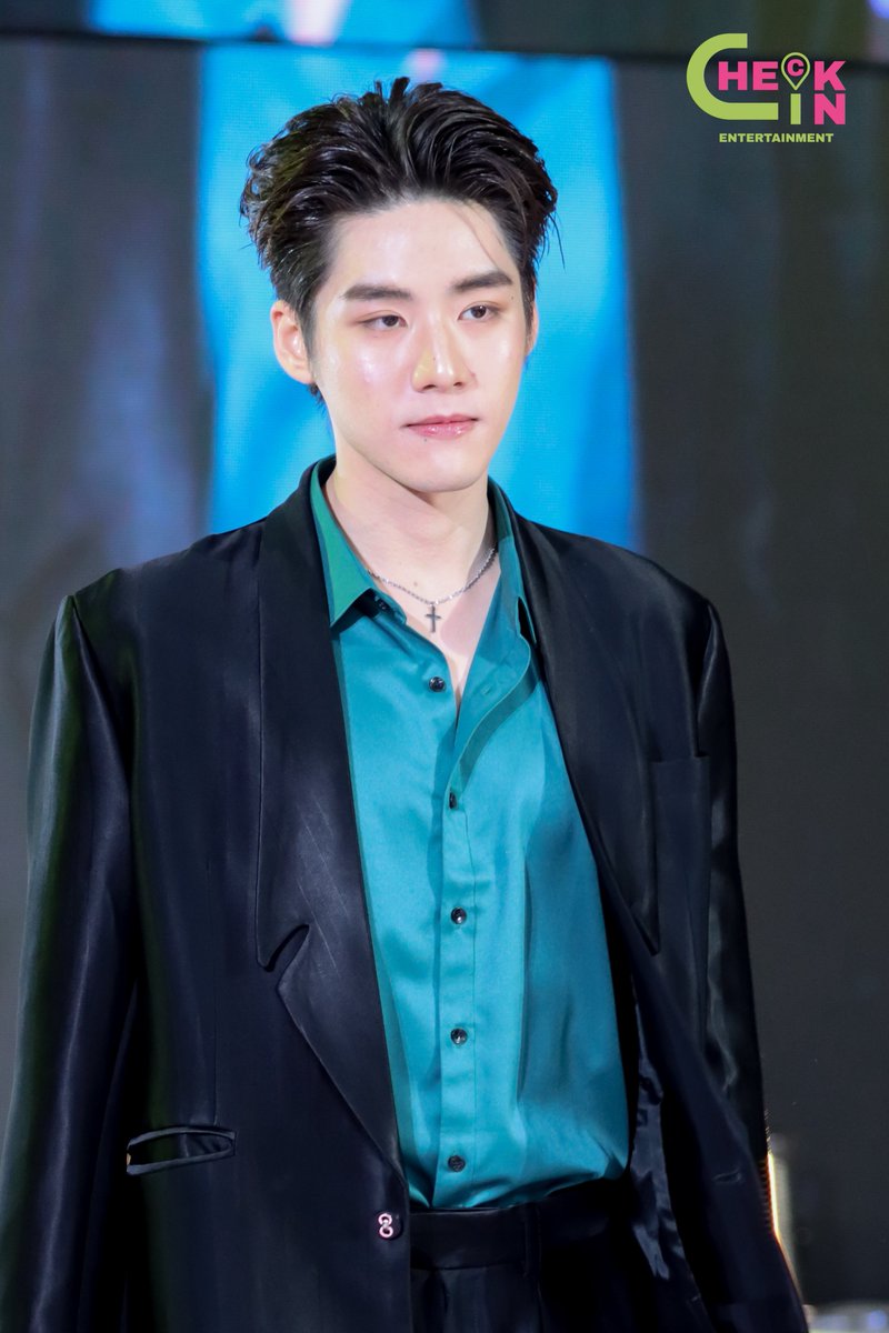 Checkin_ent's tweet photo. หล่อเท่ห์สุบๆ “เล้ง ธนพล” ร่วมเดอนแฟชั้นโชว์ ในงาน Watsons 28th Anniversary ฉลองครบรอบ 28 ปี วัตสัน พร้อมมอบความสุขให้กับทุกคน ✨🎉💚

Watsons x Leng 
#watsonsth #watsons 
#Watsons28thanniversary 
#LengThanaphon #เล้งธนพล https://t.co/vIvTDXy7Yf