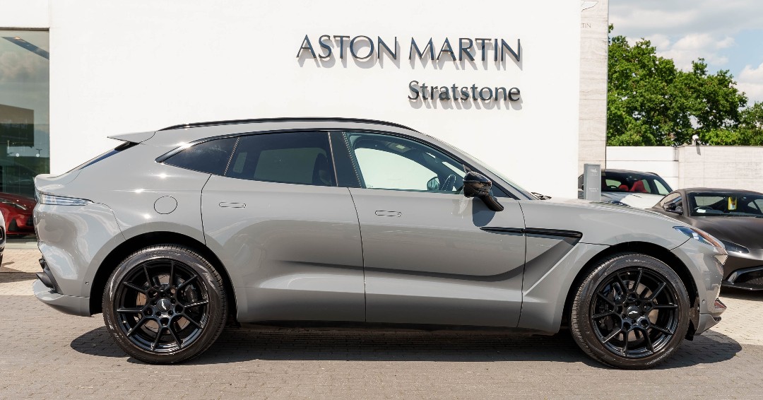 AstonMartinLDN's tweet image. Discover this stunning China Grey DBX, newly arrived at Aston Martin London.

This car features a gorgeous two-tone Ivory and Onyx Black interior, complemented by a Satin Silver Interior Jewellery Pack.

To find out more contact us today.

#AstonMartinLondon #AstonMartin #DBX