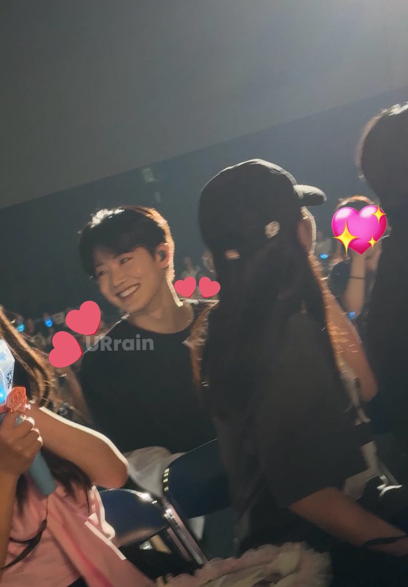 SWTrain_0928's tweet image. 아ㅏㅏㅏ 천사같은 준규ㅠㅠㅠㅠ 넘 눈부셔

#KIMJUNKYU #JUNKYU 
#김준규 #준규